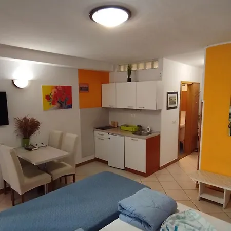 Apartma Santina Πιράν